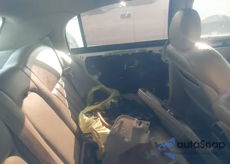 2003 Lincoln Town Car Executive из США, поврежденный, VIN 1LNHM81W93Y703123